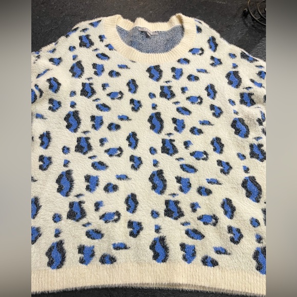 Cheetah Print Sweater - Size Large - Picture 5 of 10